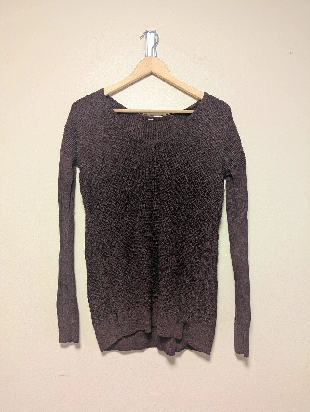 Lululemon V-Neck Waffle Knit Sweater Purple Long Sleeve